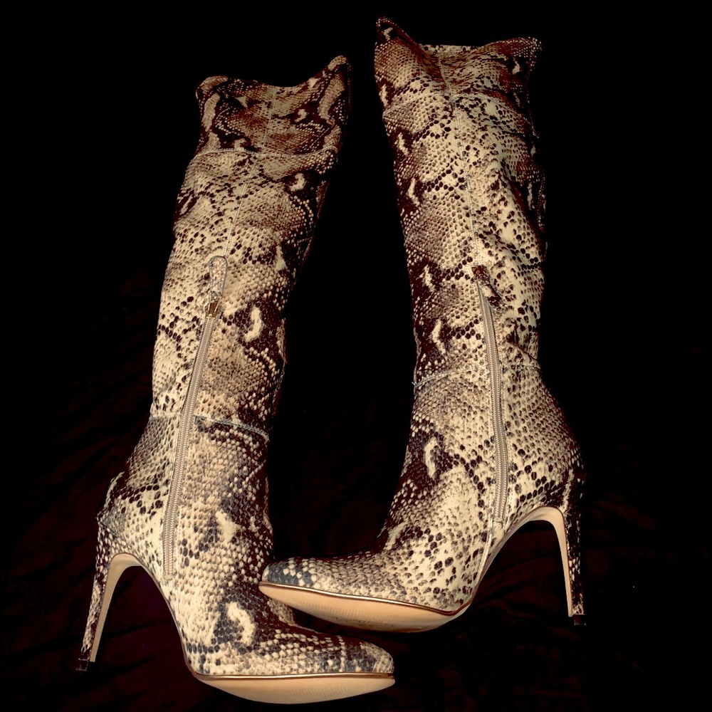 ❤️NEW Guess Over-the-knee Python Boots❤️
